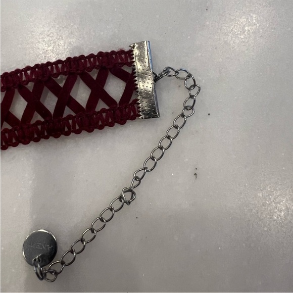 Red Burgundy Velvet Lace Choker Necklace - Picture 2 of 3